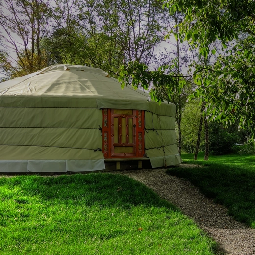 Yourtes insolites et tipis